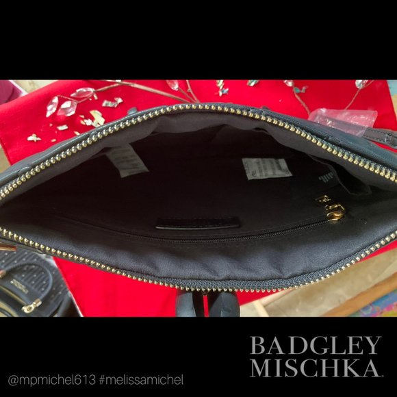 NWT Badgley Mischka Studio Black Vegan Leather Wristlet Clutch - Picture 5 of 6